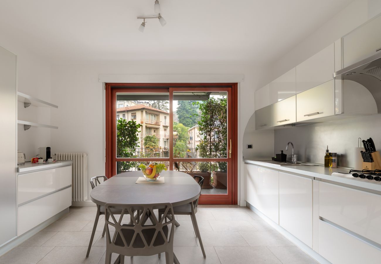 Ferienwohnung in Como - Cullinan Como Lakeview Apartment von Aden Luxury